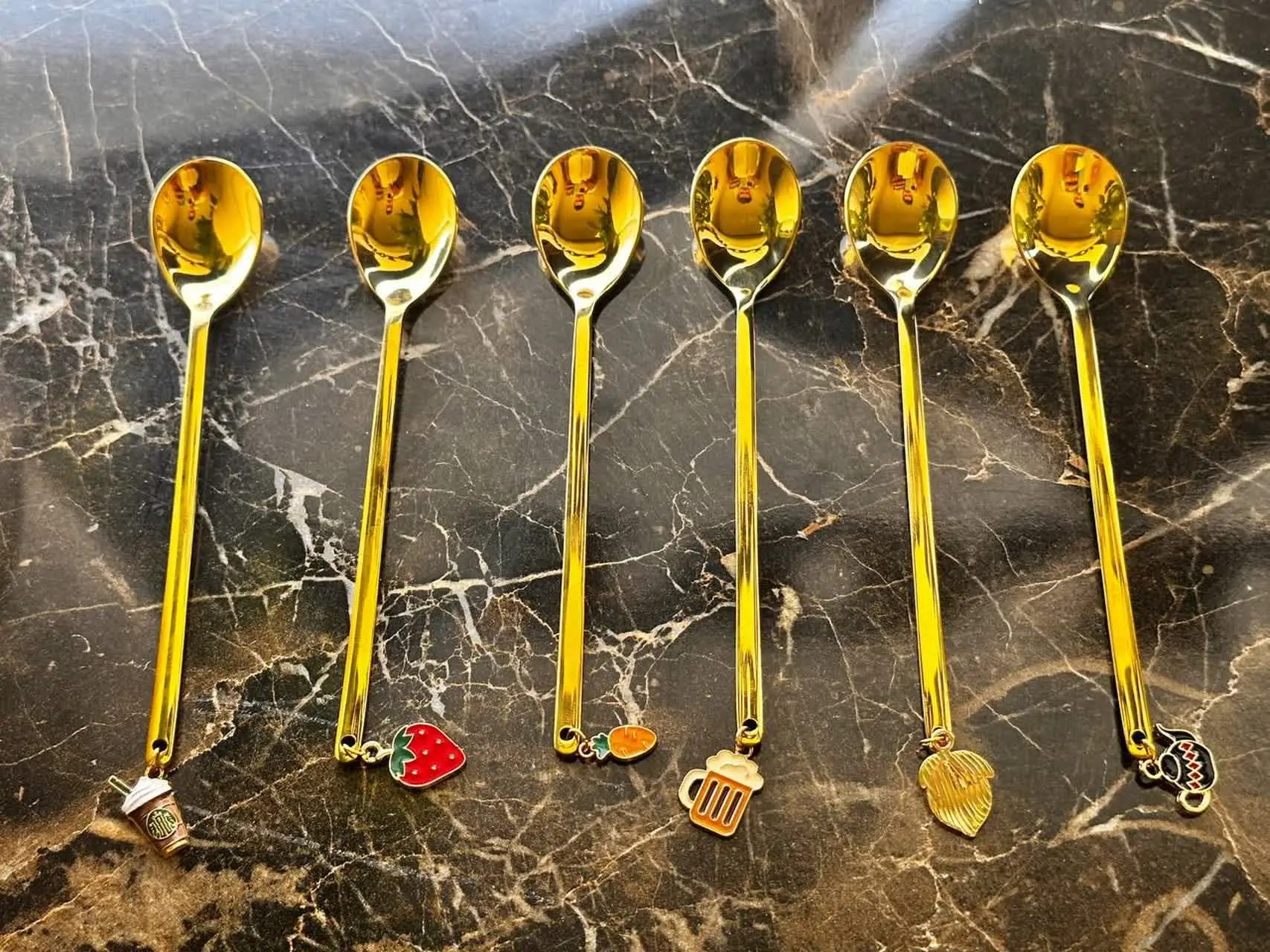 قاشق طلایی آویز دار
