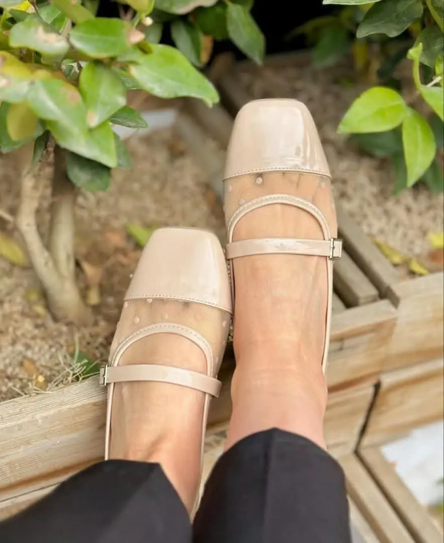 کالج جدید در دو رنگ، سبک راحت و با کیفیت سایز:۳۷تا۴۰
