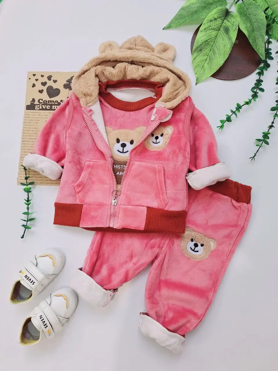 ببین با این سه تیکه به هیچچچ لباس گرمی دیگه نیاز نیست😍
