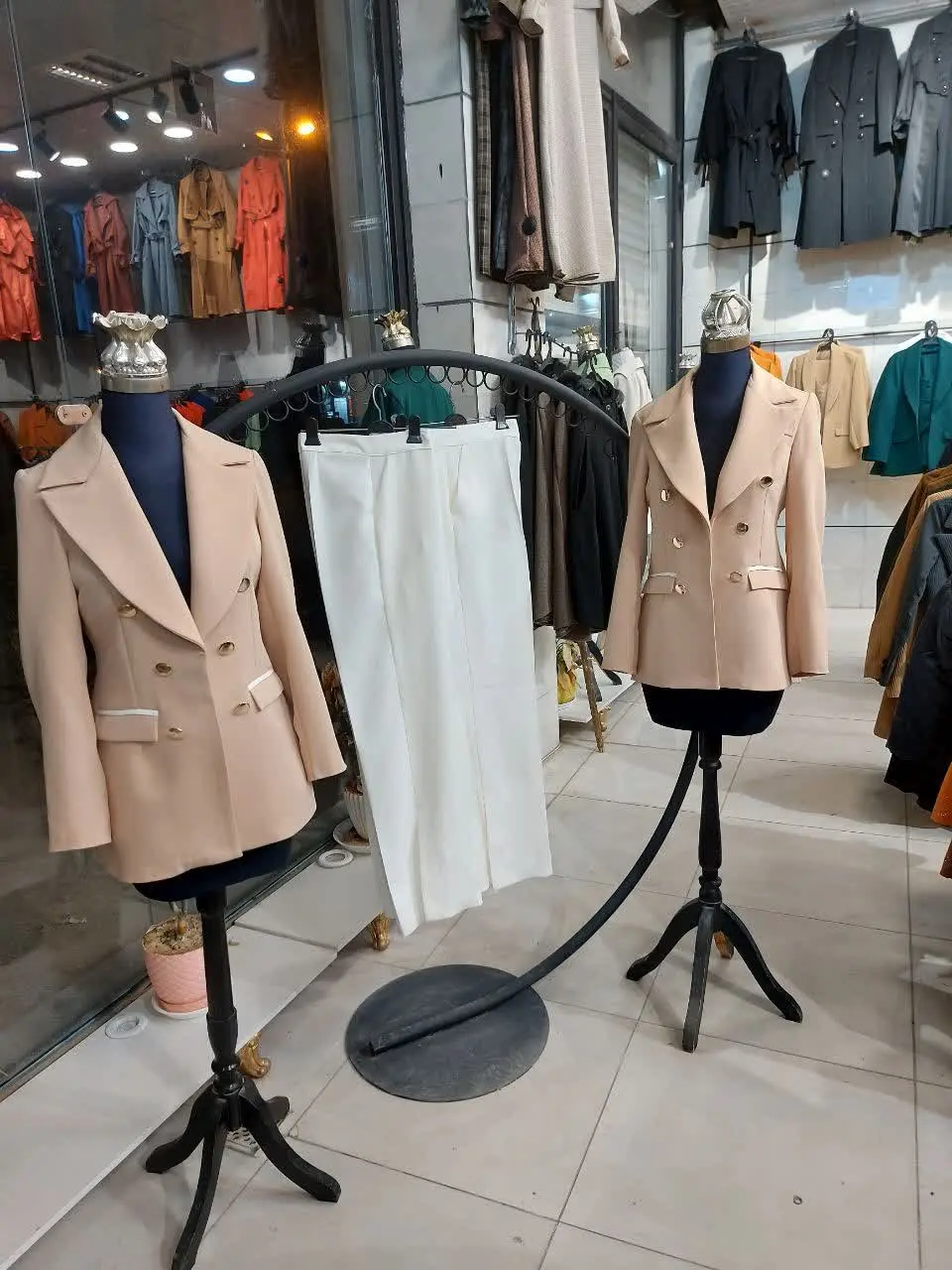 نام: کت و شلوار هلین
