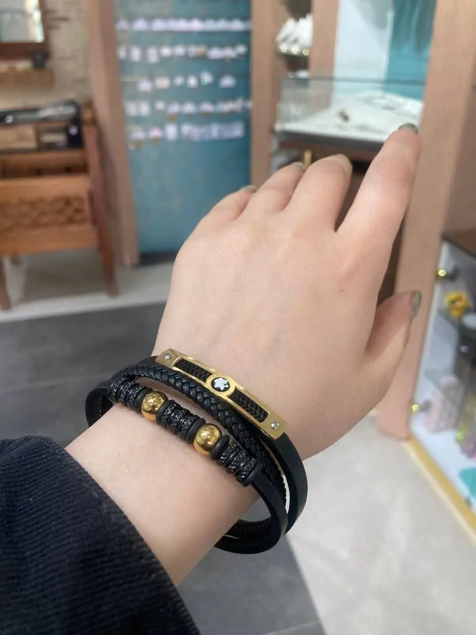 دستبند چرمی ۳ لاین
