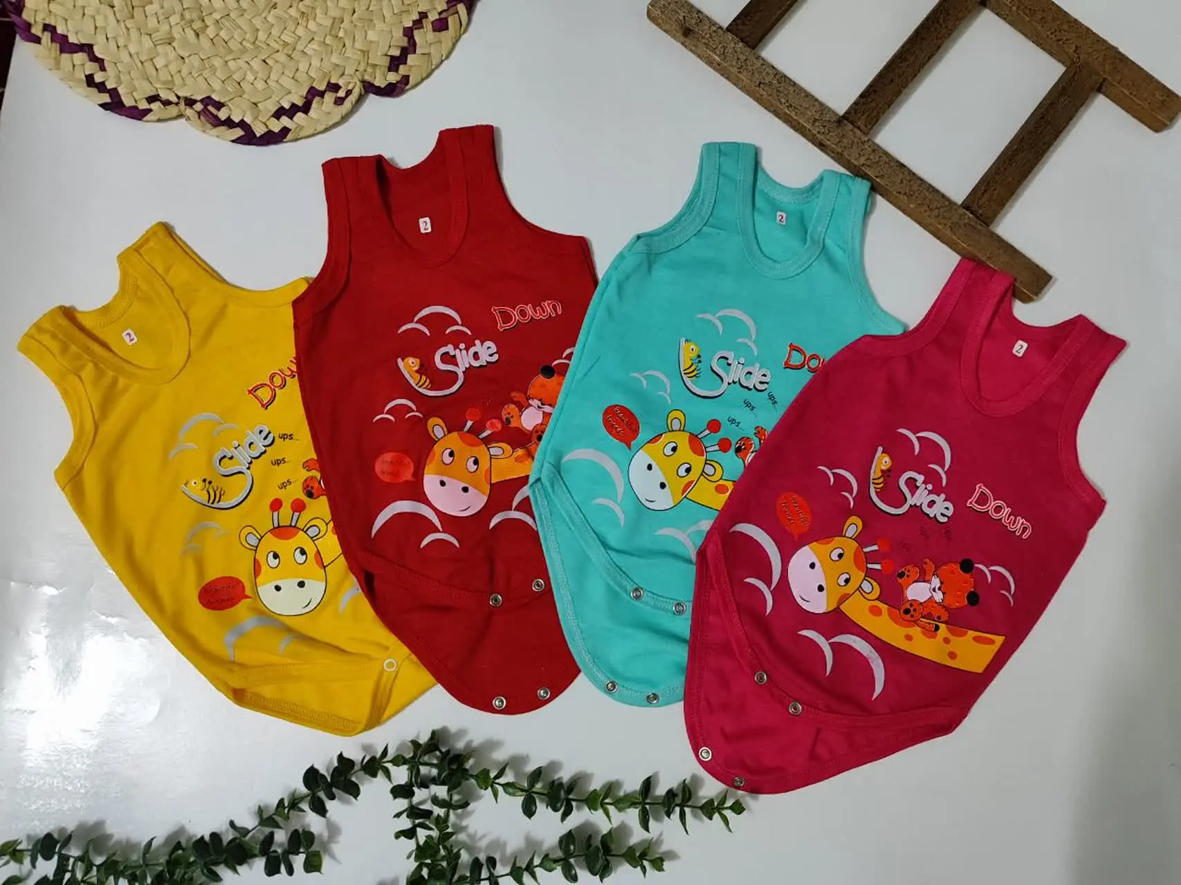 زیر دکمه دار رکابی سایز ۲و۳ نوزادی ✌️
