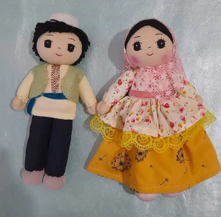 عروسک دست‌ساز 
