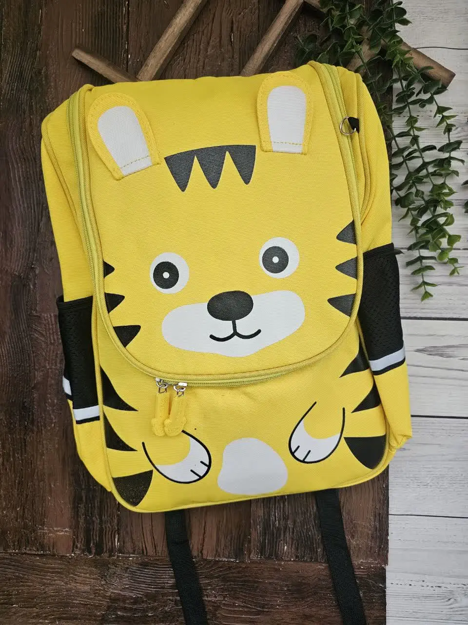 کوله پشتی پسرانه دو طرح
