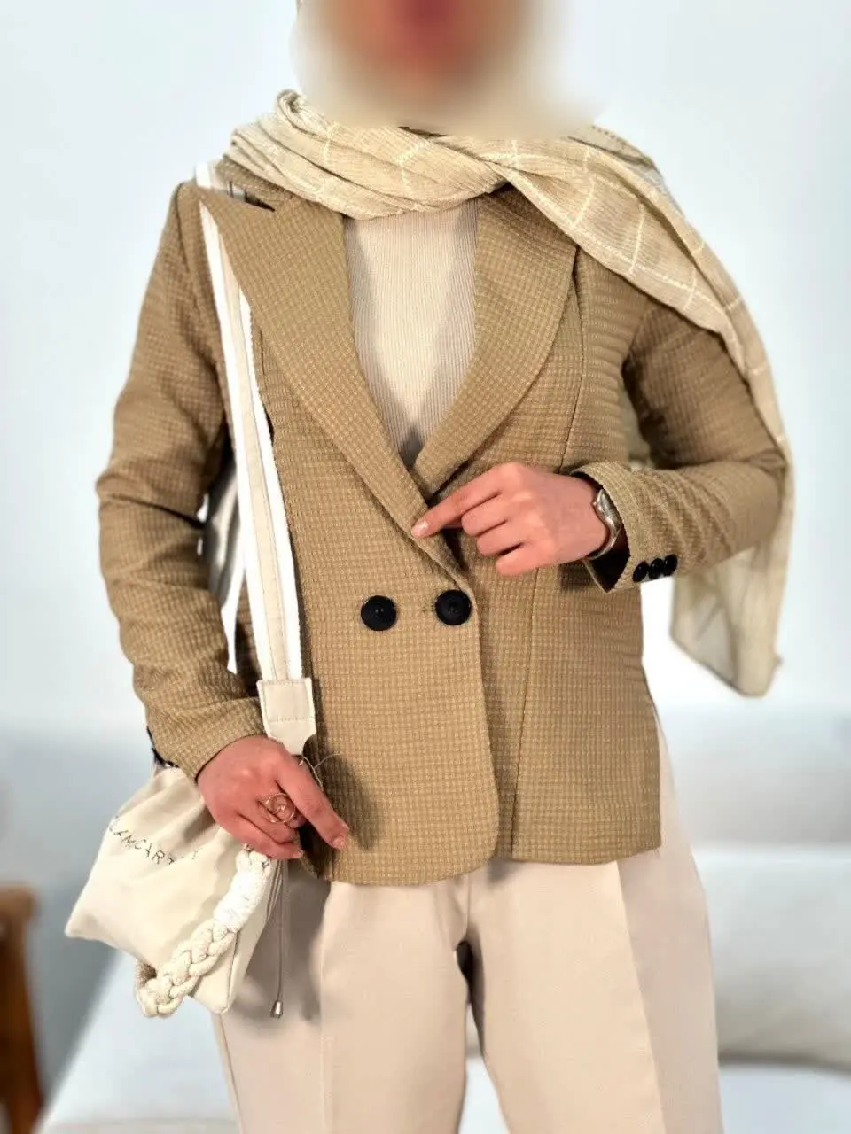 نام: کت آتیس
