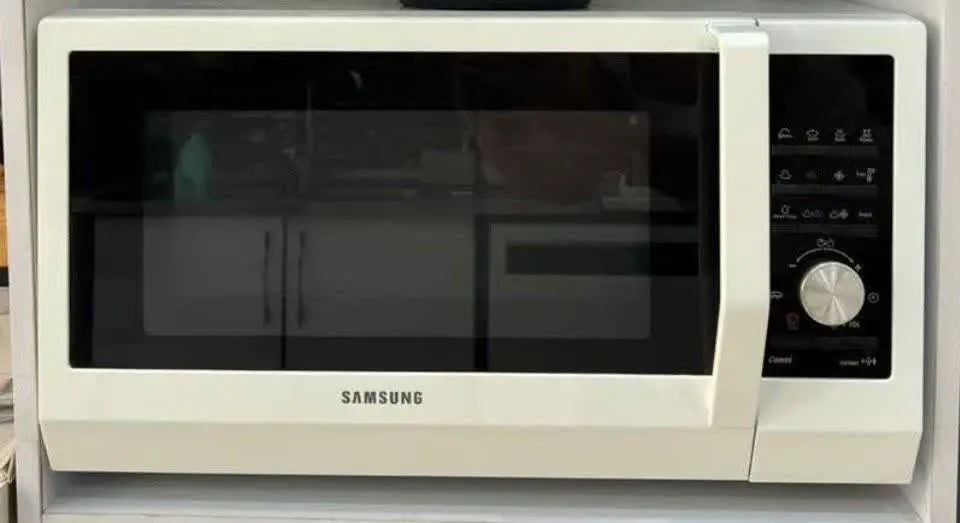 مایکروفر ۳۷ لیتری سامسونگ اصل مناسب کیک و پیتزا و یخ زدایی فول در حد نو‌❌️ 
