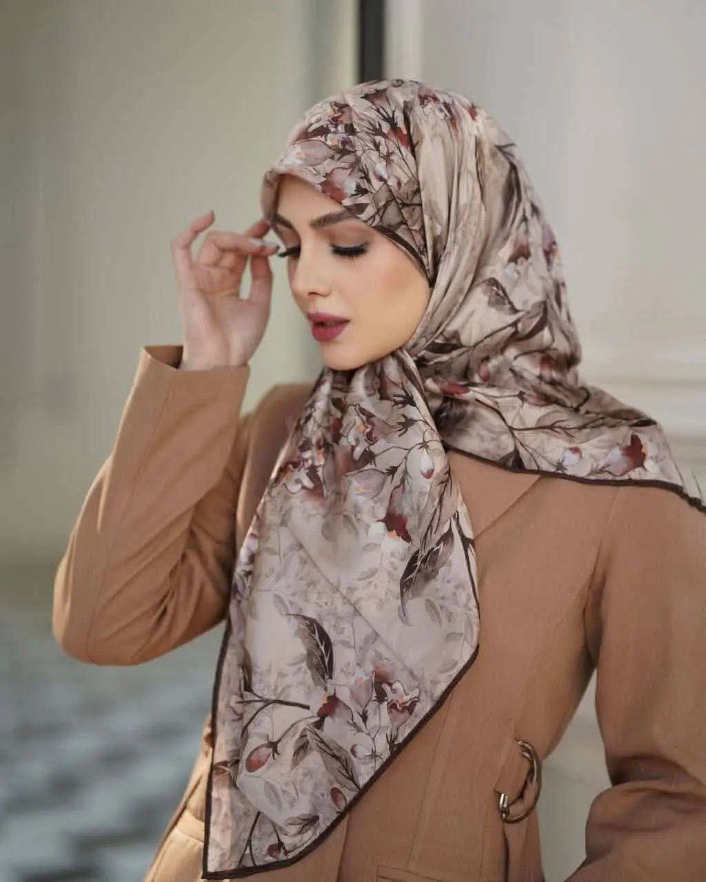 یه روسری مجلسی قواره کوتاه...