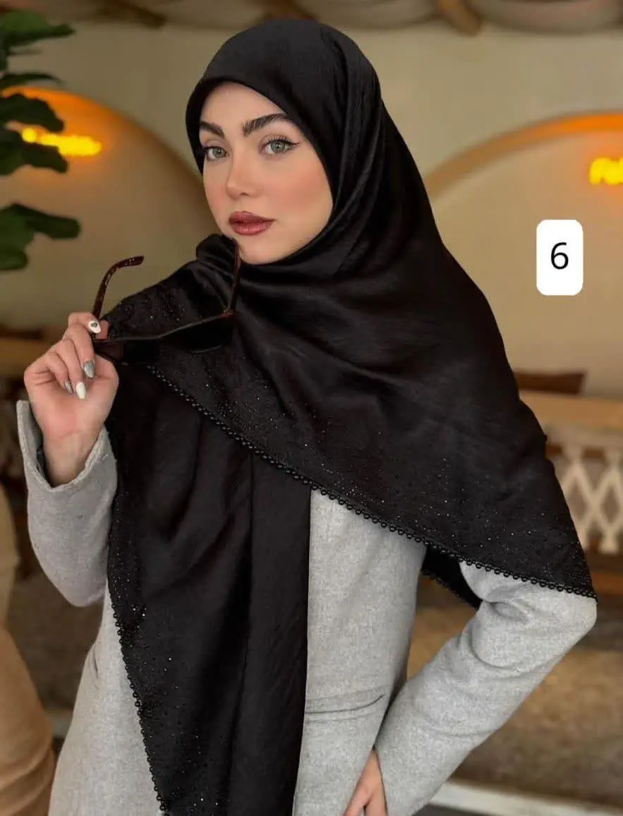 سادات خانم شیکترین و
