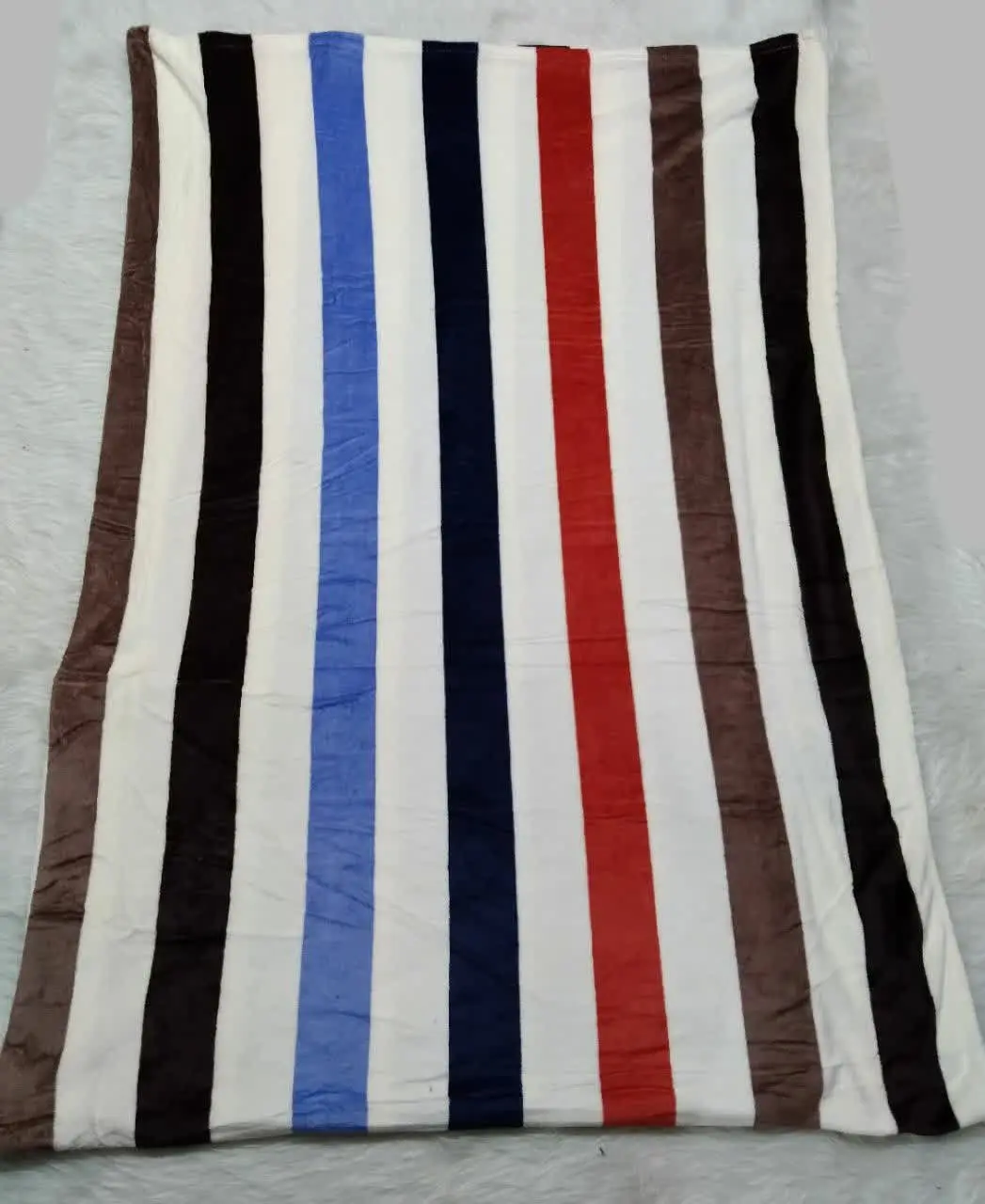 پتو ژله‌ای مخمل طرح راه راه
