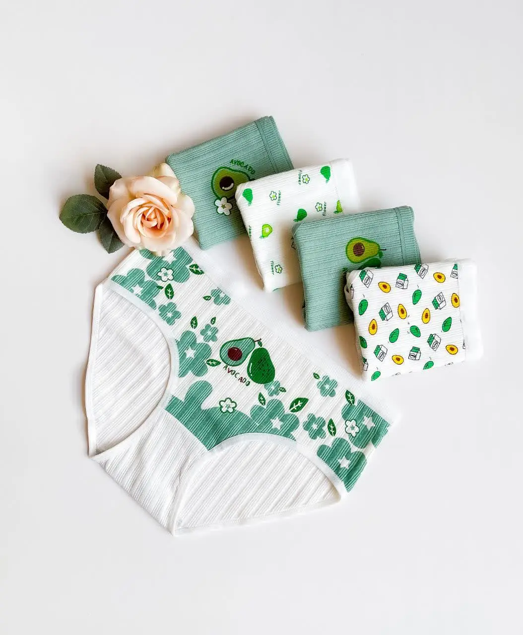 شورت عروسکی طرح آواکادو 💖