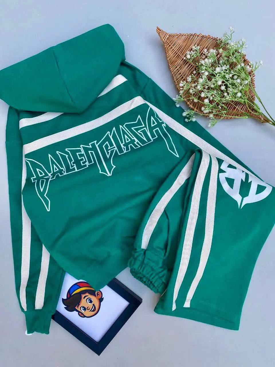 لیوان آب قند دستت باشه و عک...