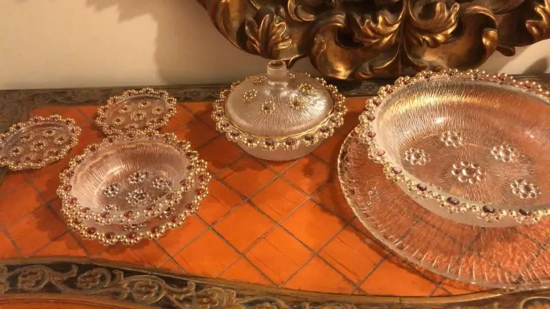 یه کاسه بزرگ میوه خوری