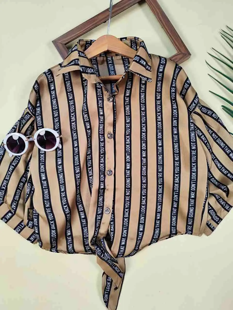 شومیز look back 
