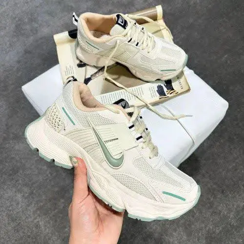 #کتونی نایک پاندا کد ۱۰۷۶
