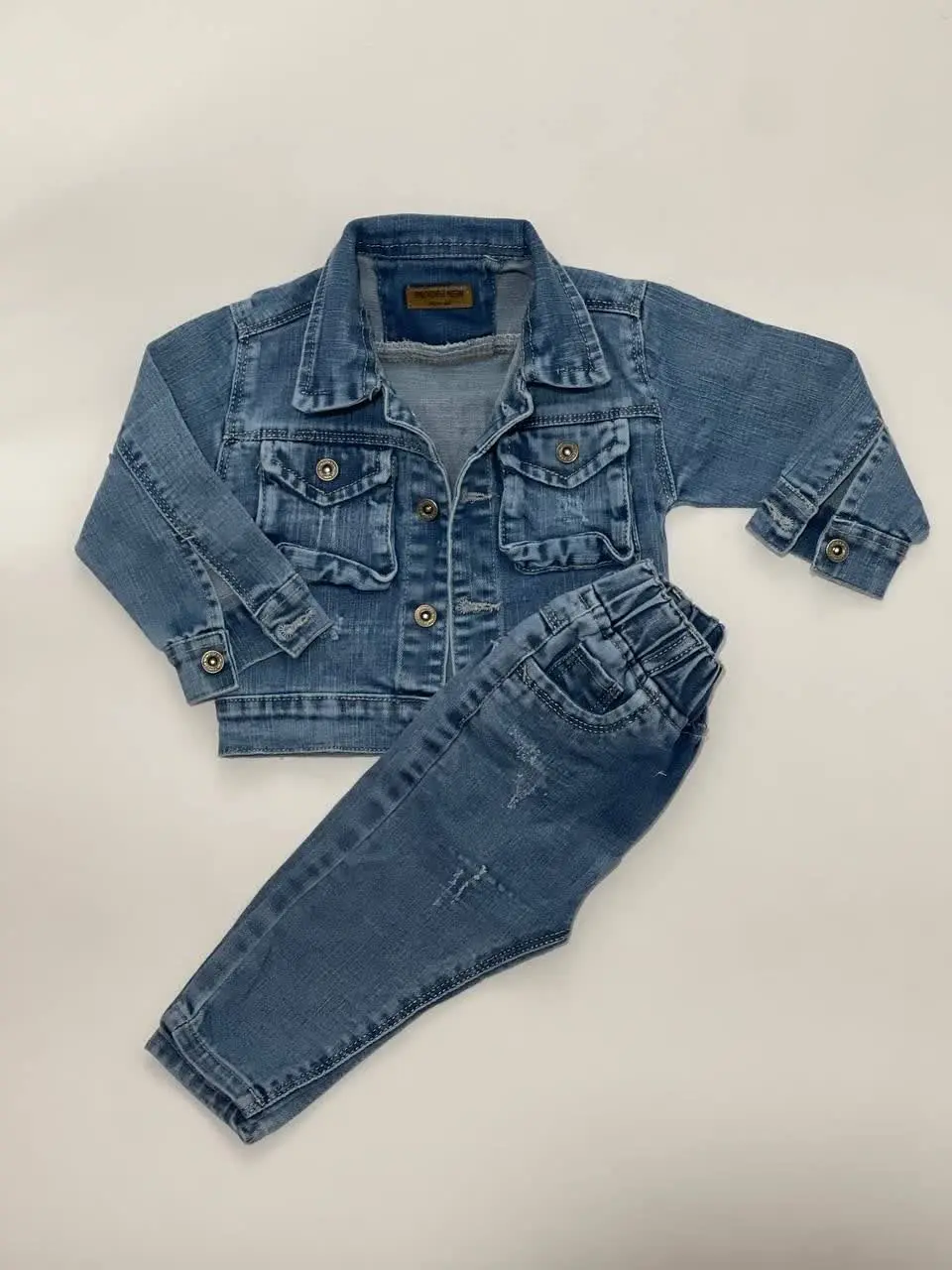 قبول داری جین همیشه ترنده و هیچوقت از مد نمیوفته؟؟؟؟ 
