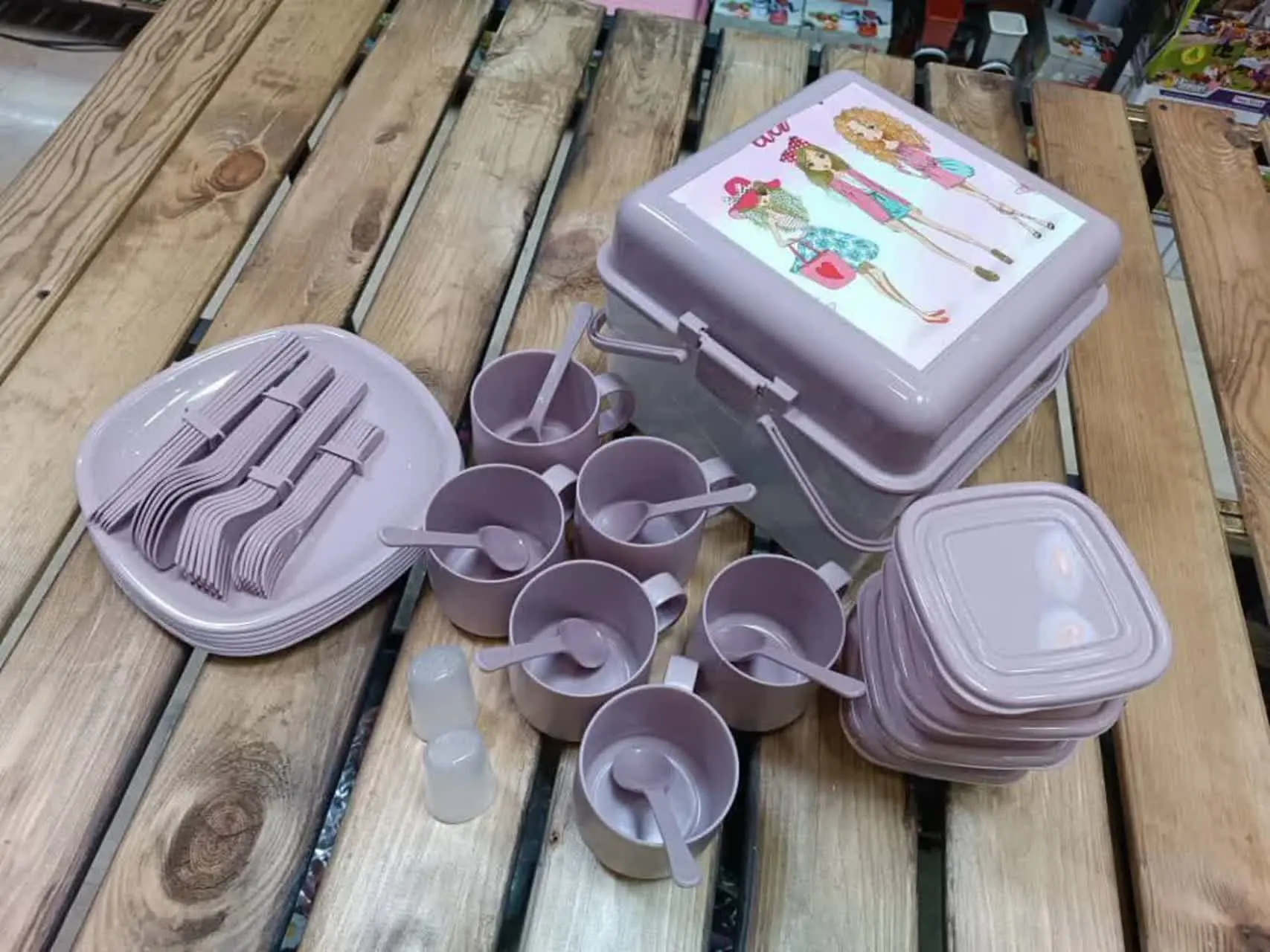 ست غذا خوری مسافرتی در رنگ...