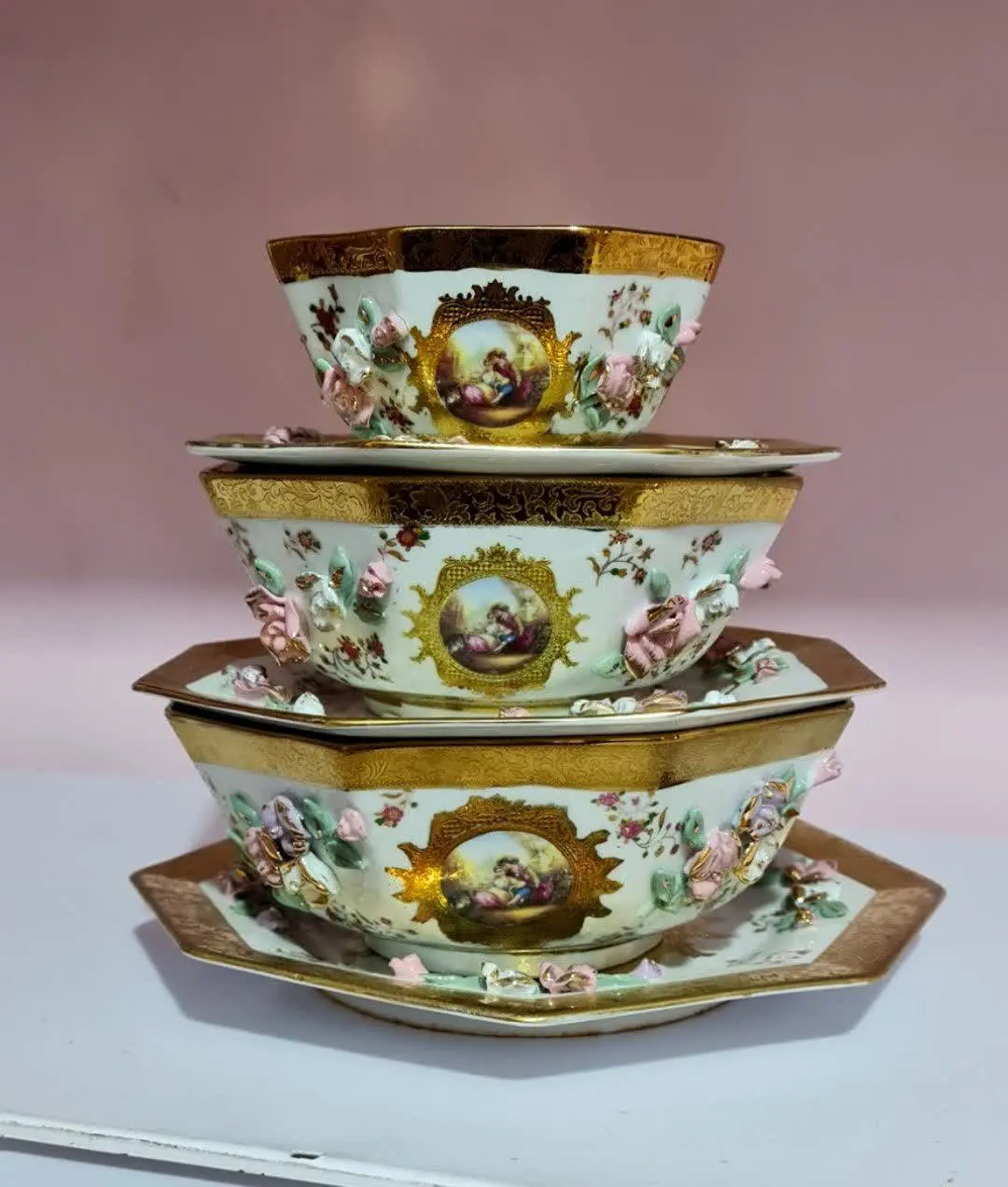 کاسه بشقاب هشت گوش گل برجسته. 👌
