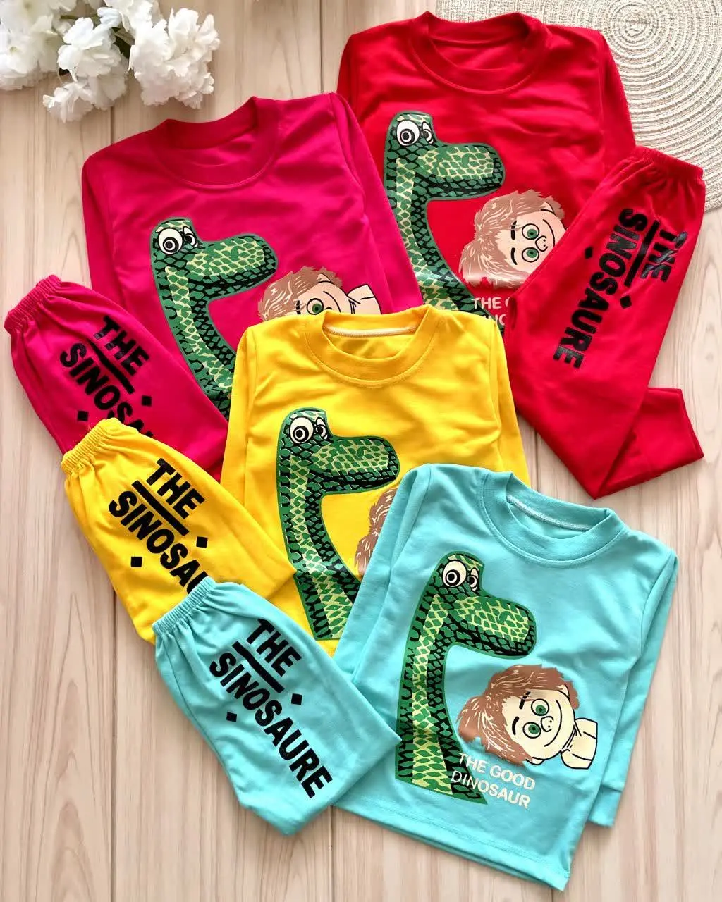 بلوز شلوار پسر و دایناسور
