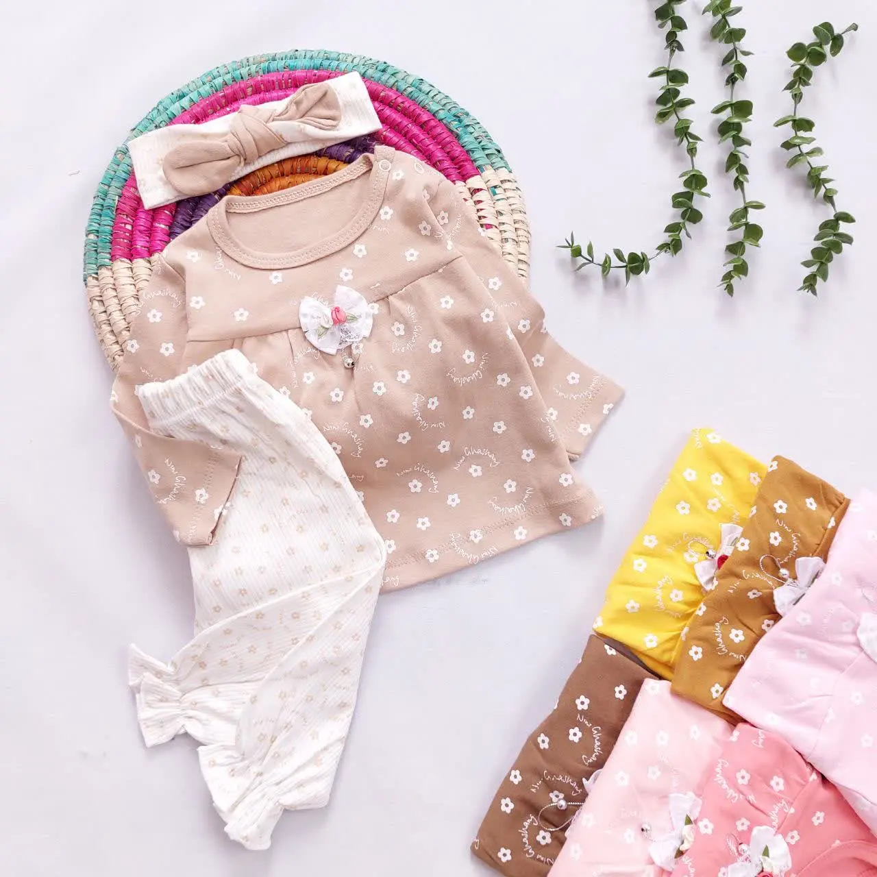 بلوز شلوار و هدبند شکوفه‌ی بهاری 😍
