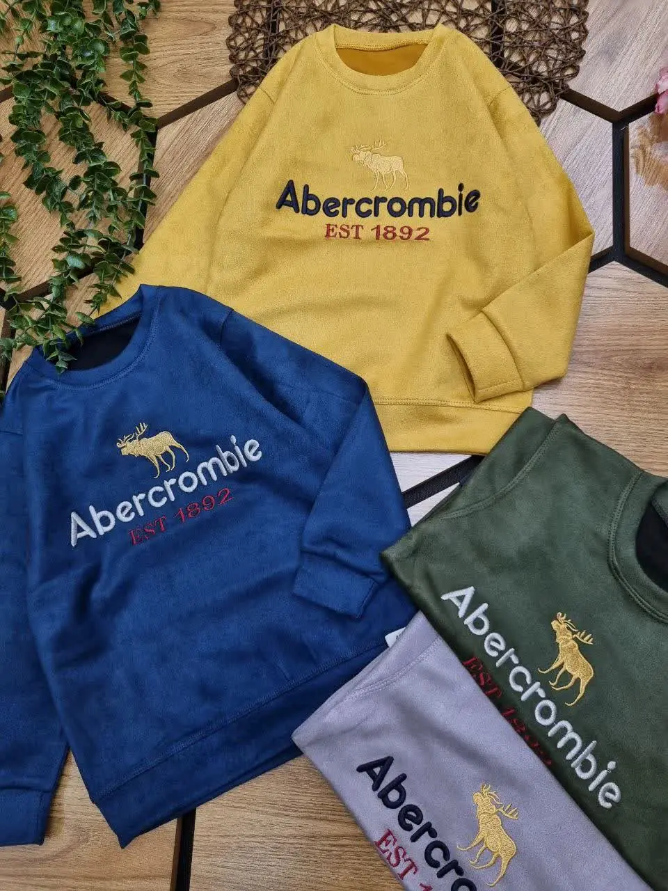 بلوز تک سوییت گلدوزی پسرانه
