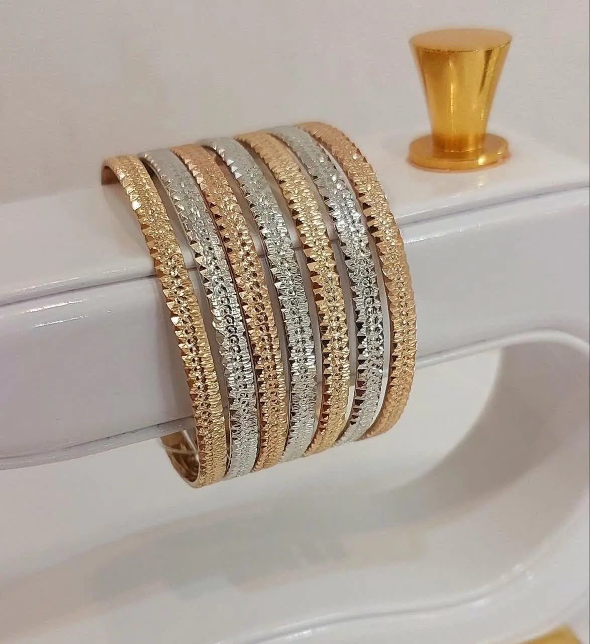 #النگو بچه گانه طلاروس کد ۱۶۱۲
