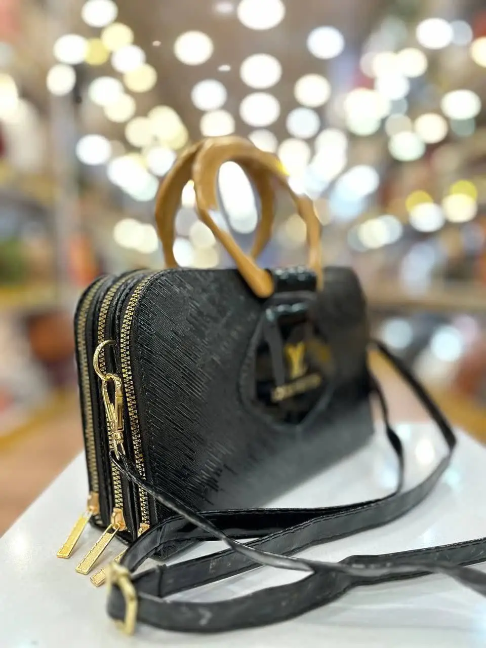 دوشی دسته چوبی
