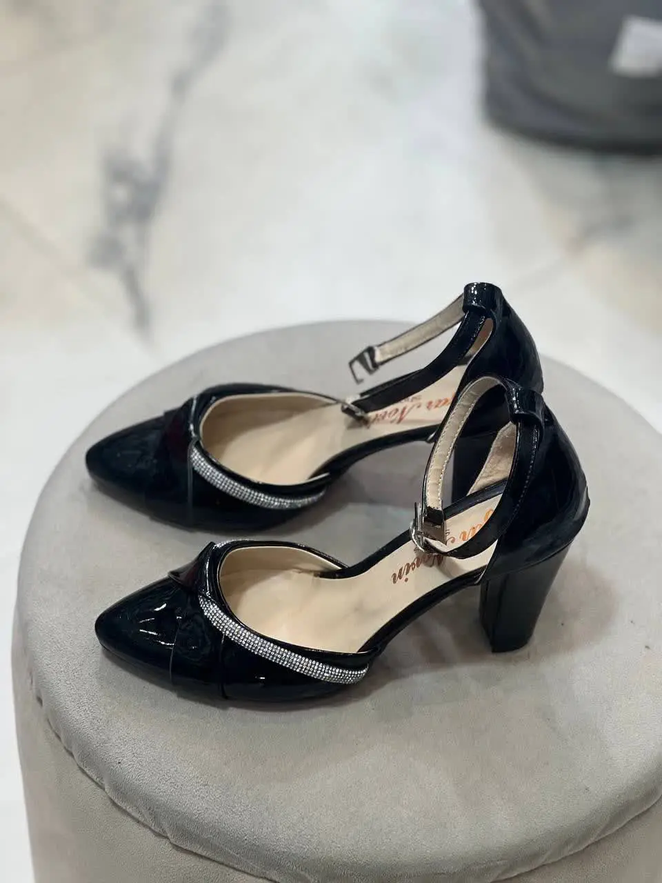 سایز ۳۷ ۴۰ ۴۰ 
