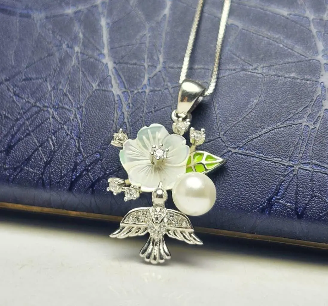 مدال توگردنی جواهری صدف و م...