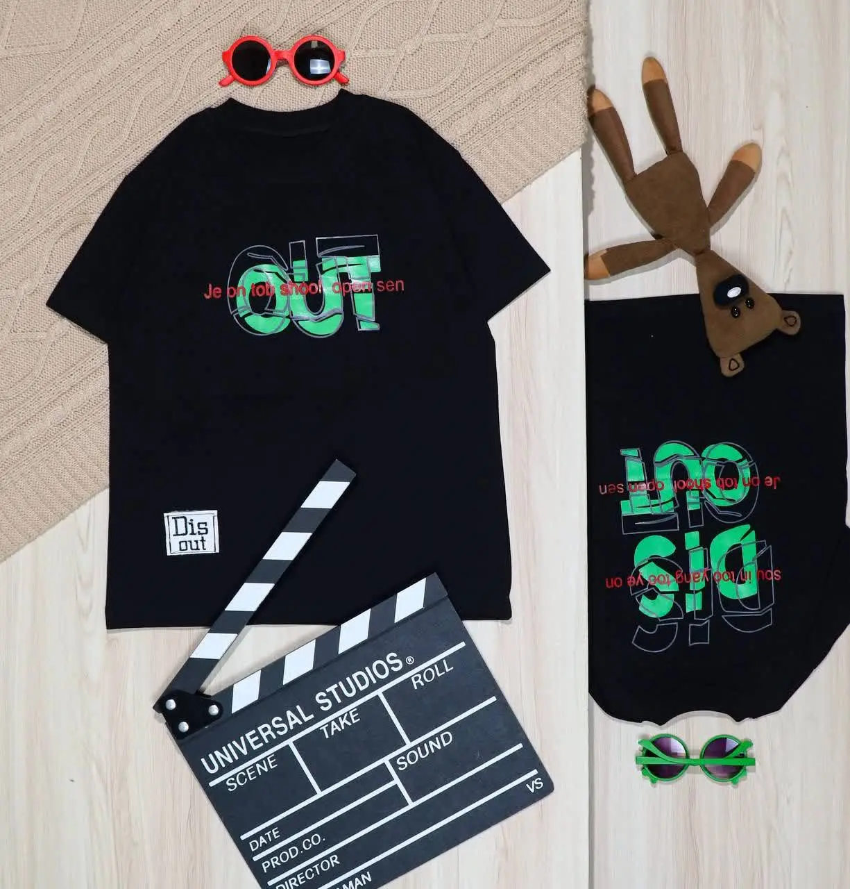 👫تیشرت مشکی چاپ OUT سبز👫
