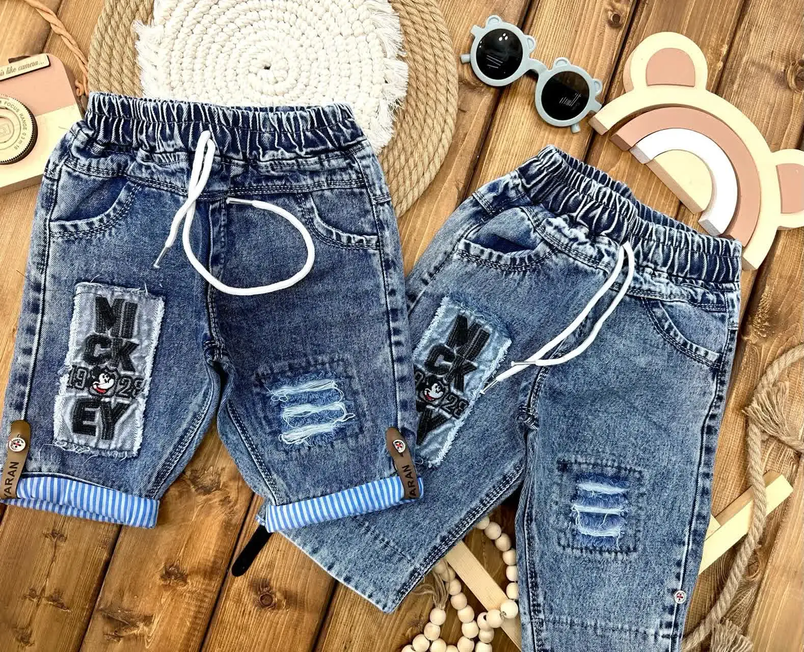 👫شلوارک لی آبی پسرانه گلدوزی میکی موس✅
