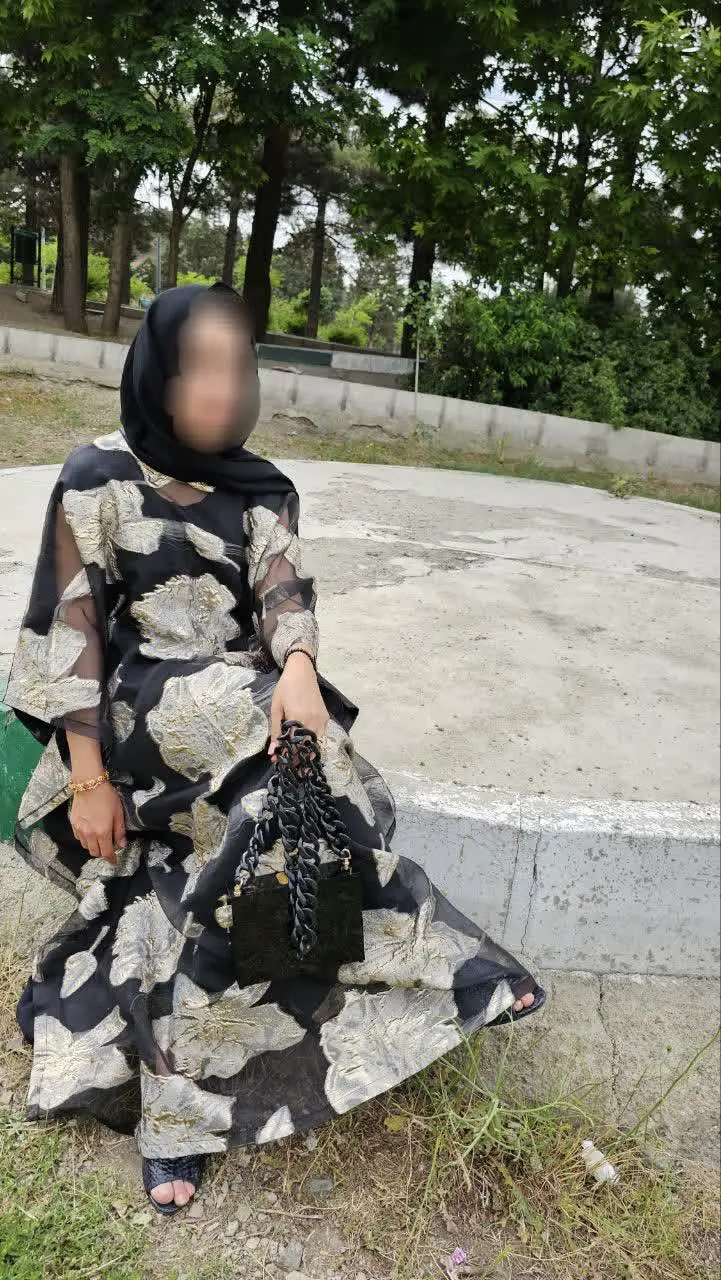 #عبا طلایی پس زمینه مشکی
