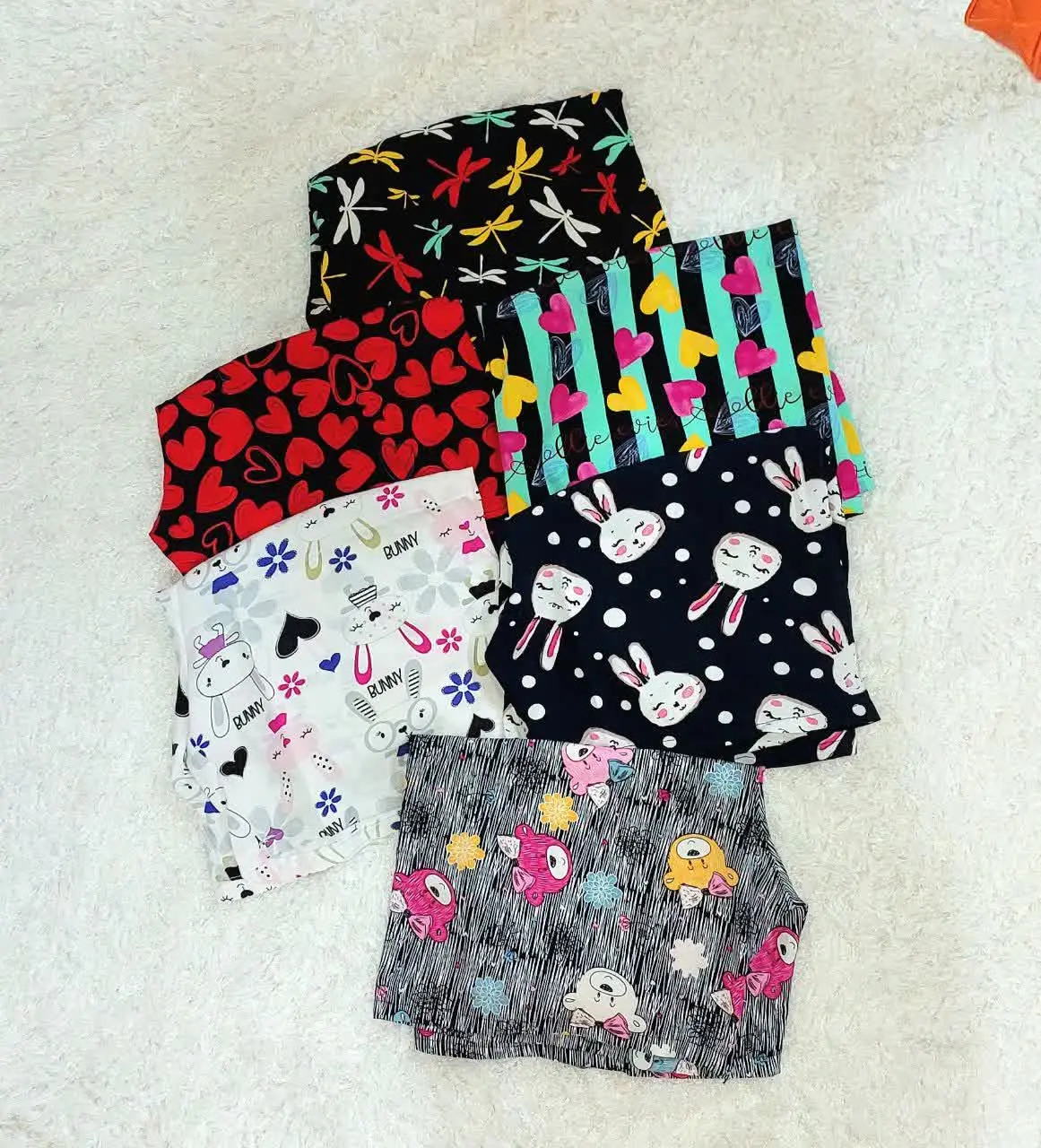 شلوارک قد تا زانو ☆͜☆
