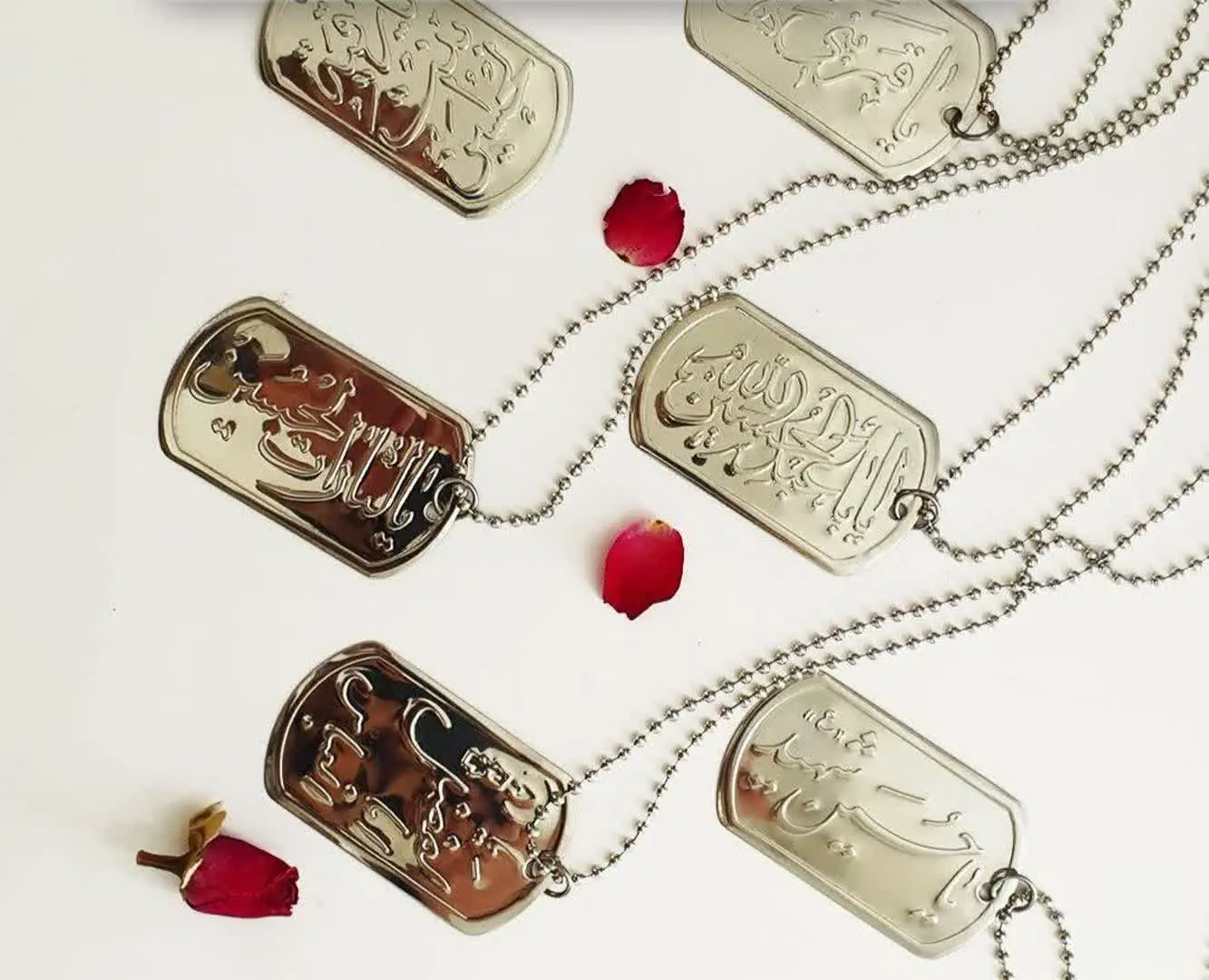 همراه با حکاکی اسامی حسینی 🖤