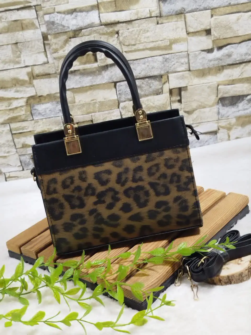 ✅ کیف دستی وسرشانه‌ای
