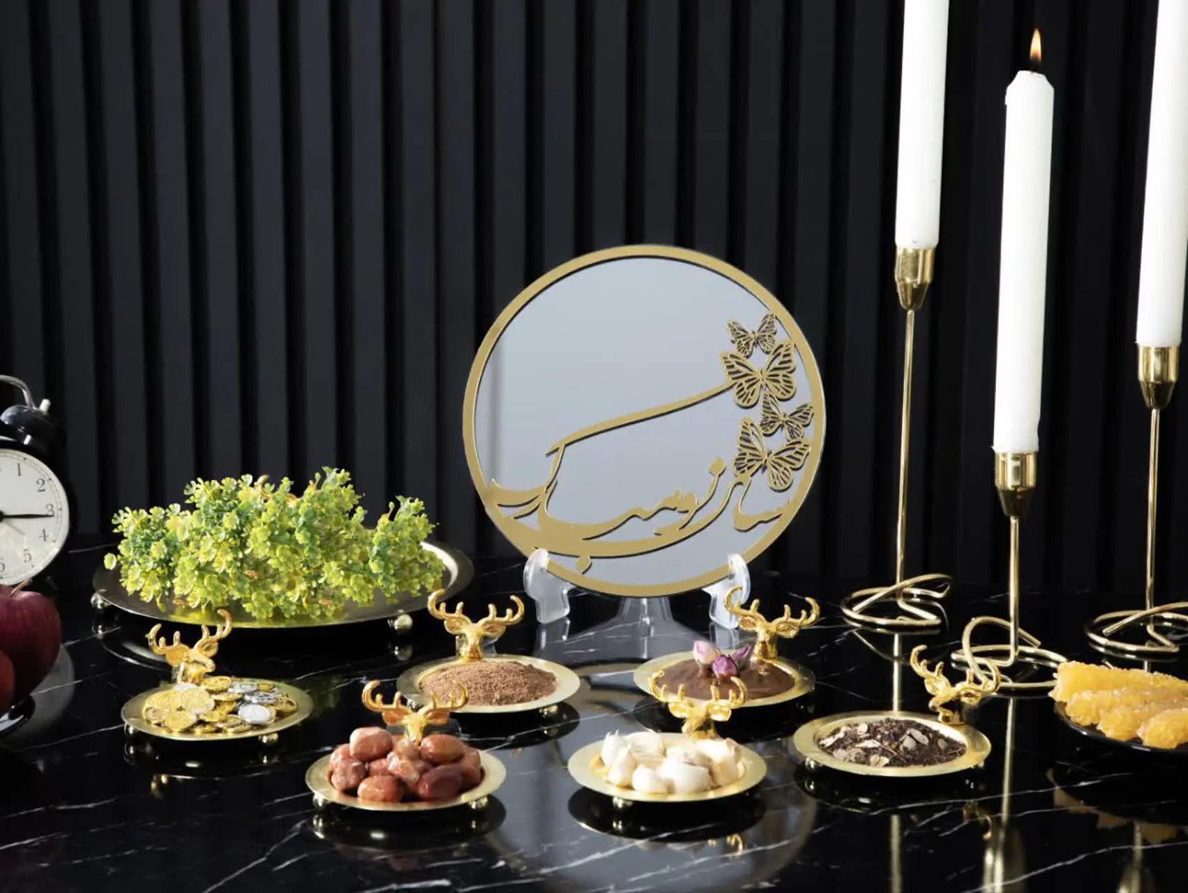 هفتسین و آینه و شمعدان 
