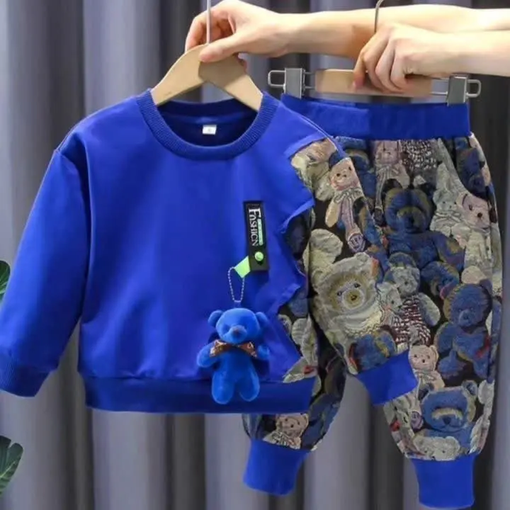 روزتون زیبا کنم با این لباس جذاب؟؟ 
