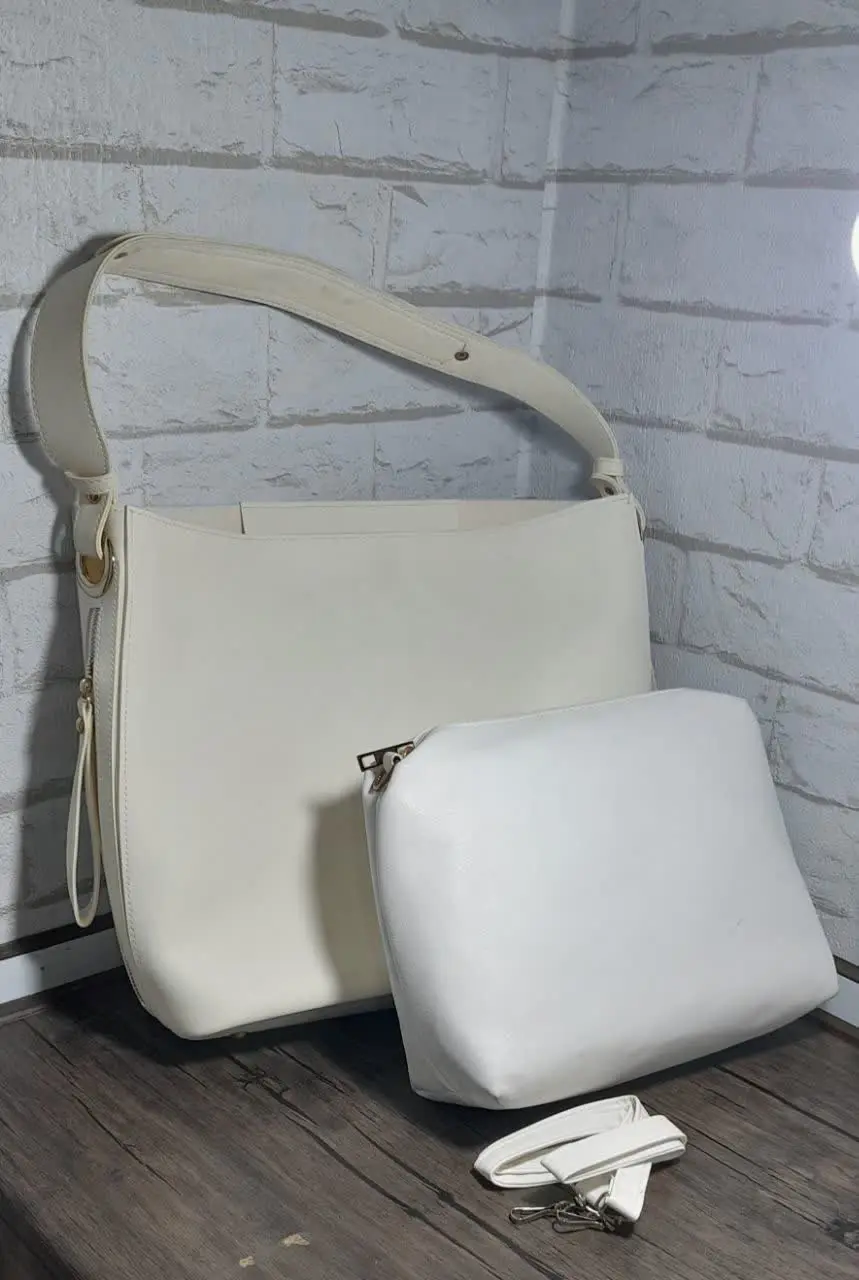 اینم یه کیف سفید ساده 
