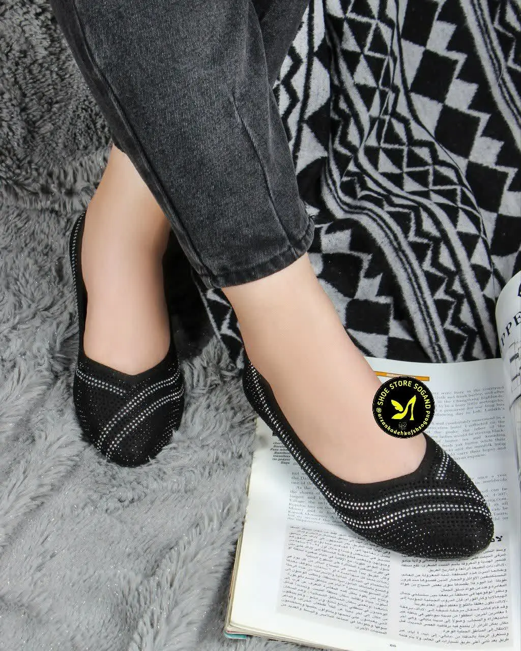 عنوان محصول: کالج جدید پاپوش تماما نگینی
