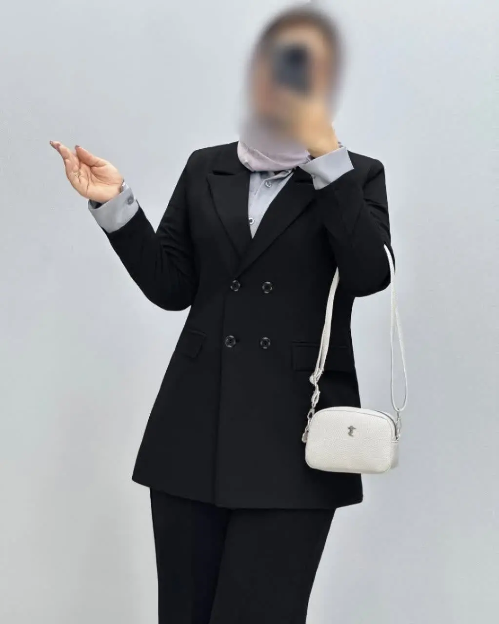 یه مانتو کتی همه جا پوش دار...