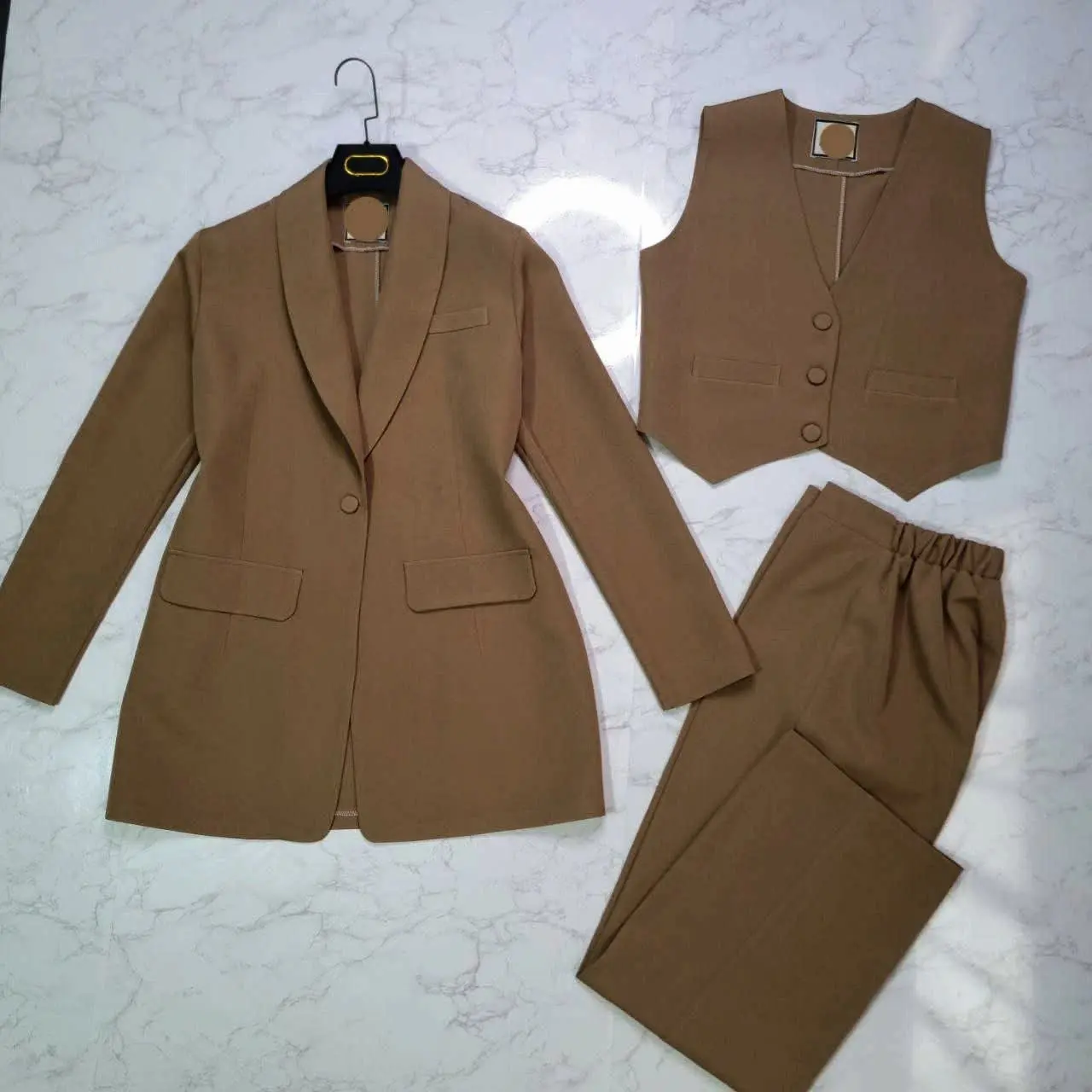 👚نام: سه تیکه آیسان ❤️❤️
