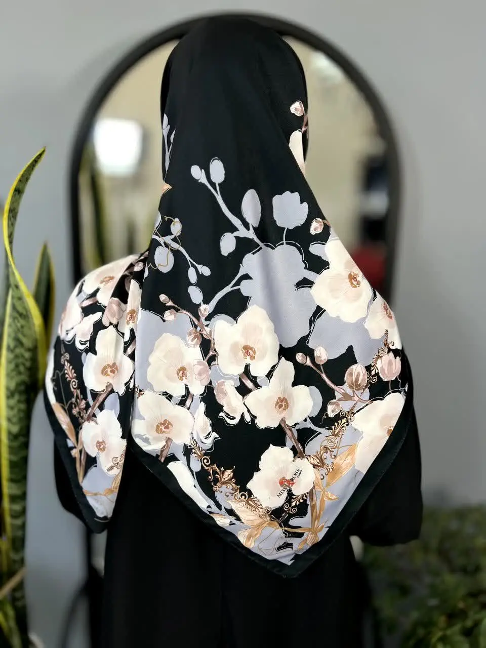 مشکی هم که رنگ عشقه😂 
