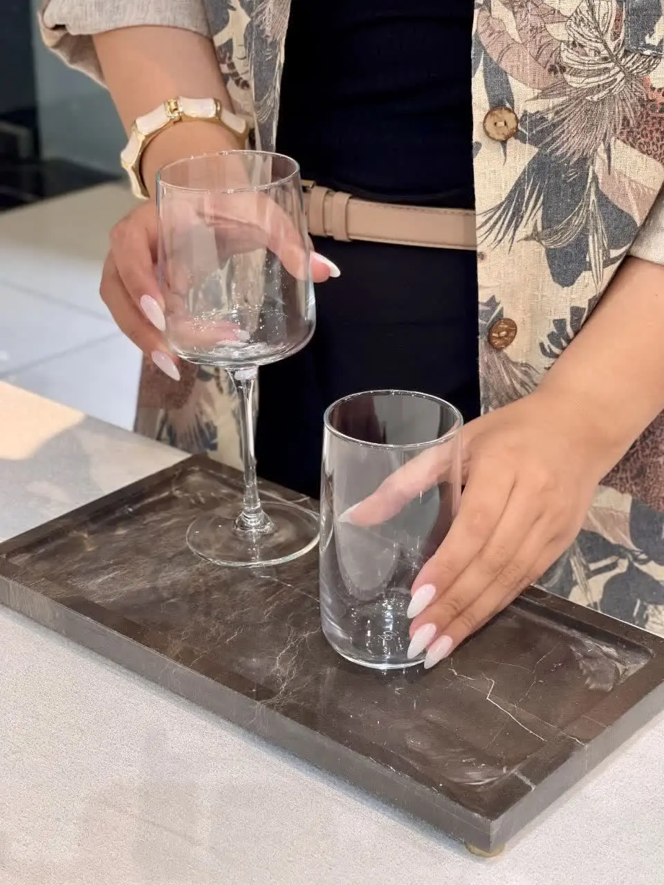 لیوان و گیلاس iconic 
