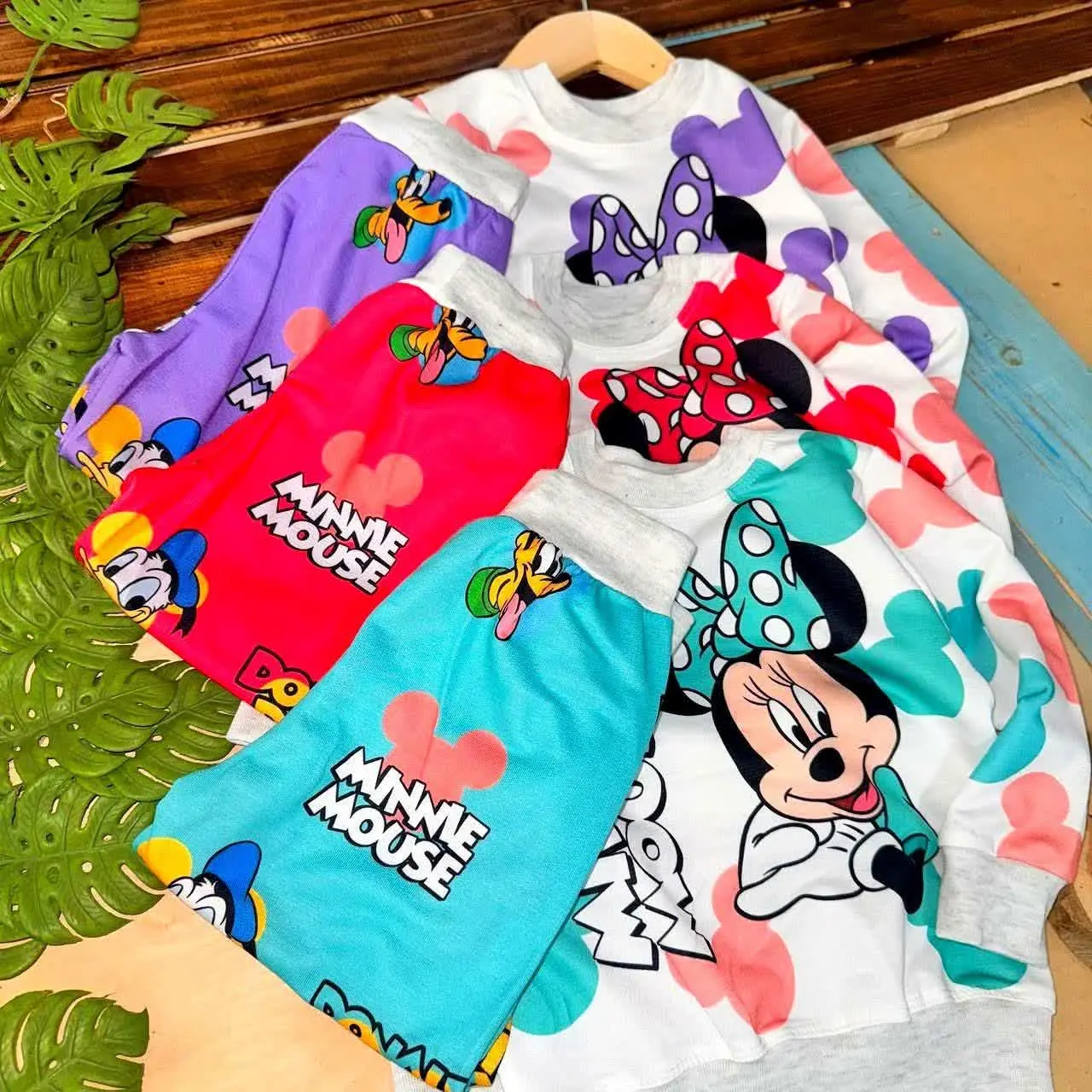 👚نام: ست میکی اردک
