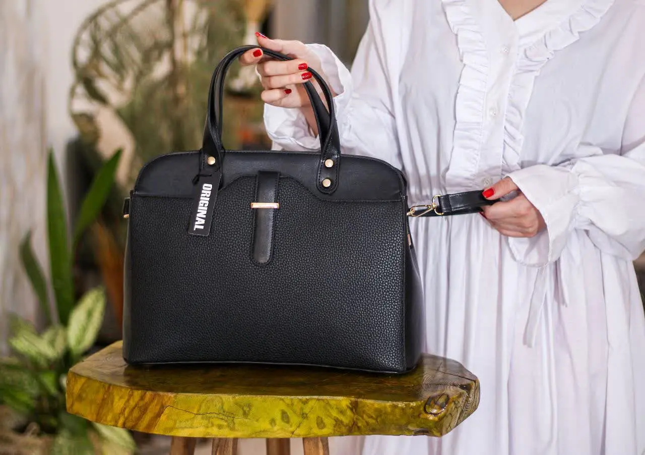 کیف تک رنگ مشکی با طرح‌های متفاوت 😍
