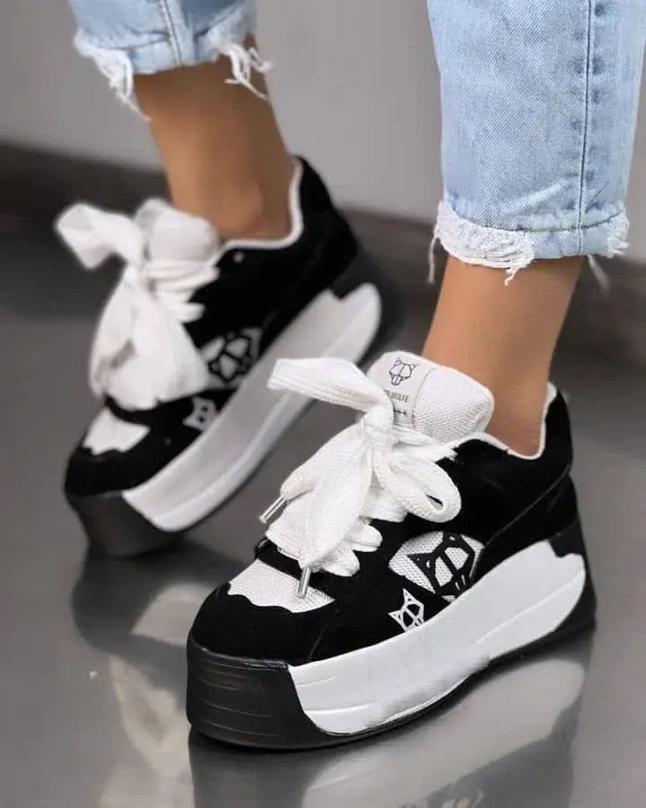 👠نام: کتونی ولف 
