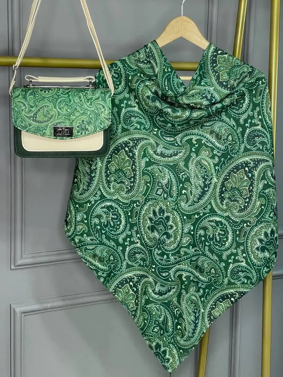 ترمه سبز مخصوص دخترای سفید یا گندمی جذابمون🎊
