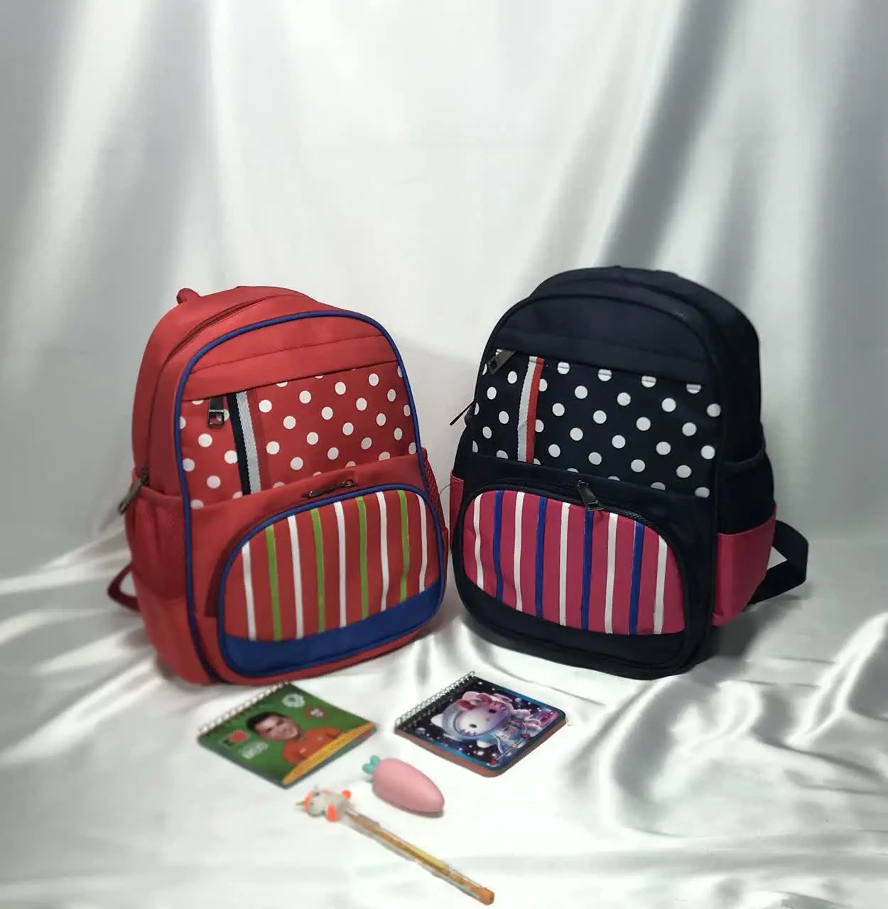 کوله پشتی مدرسه ای طرح خال...