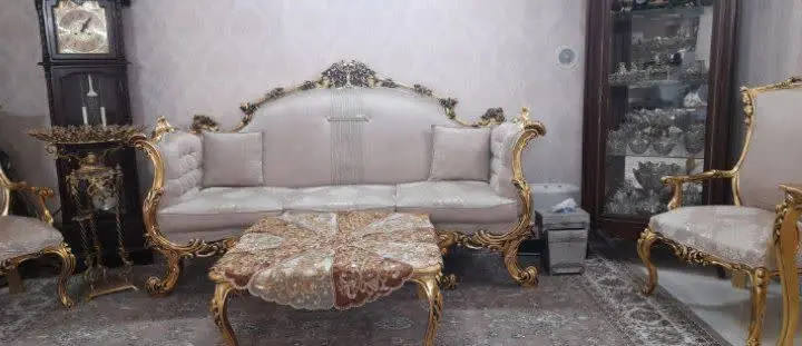 مبل استیل ورق طلا ۷نفره تمام چوب راش با ۳تا میز 
