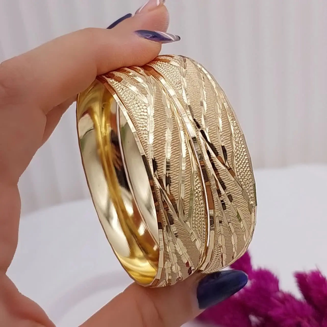 #نیم تکپوش طلاروس
