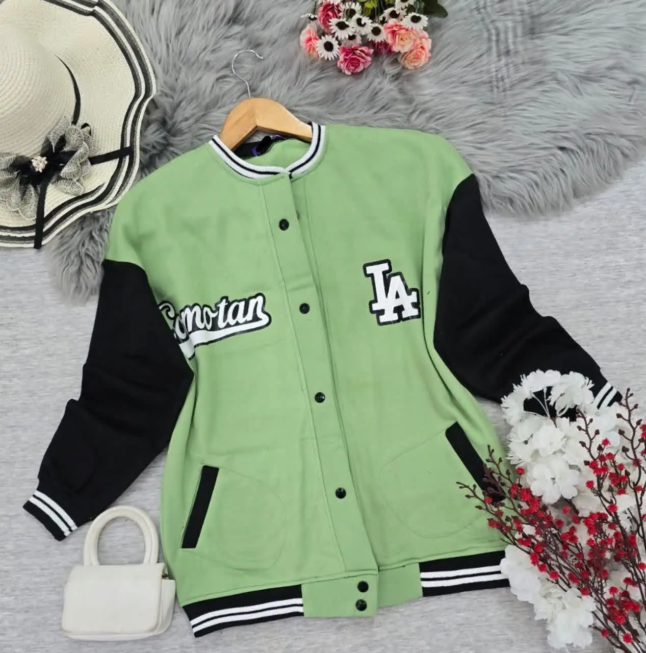 نام: سویشرت بیسبالی
